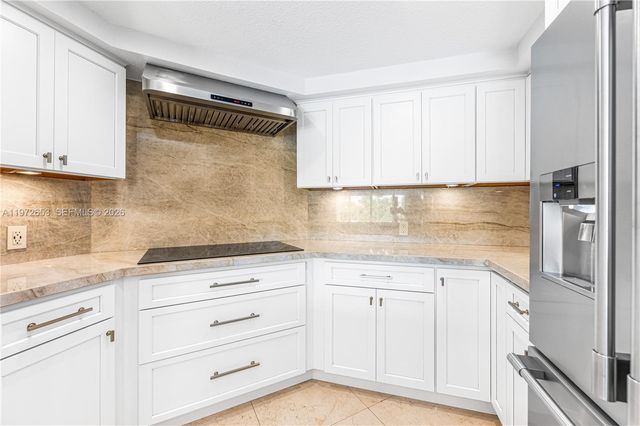 5990 Paradise Point Dr, Palmetto Bay, FL 33157