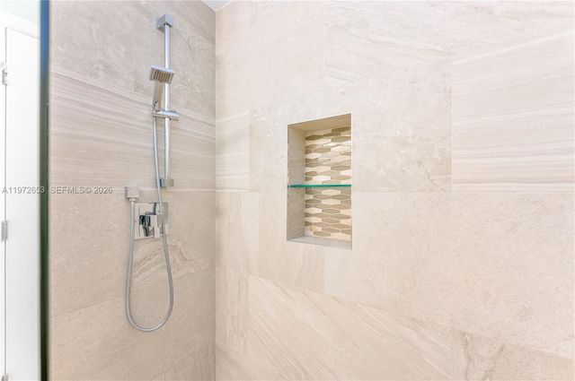 5990 Paradise Point Dr, Palmetto Bay, FL 33157