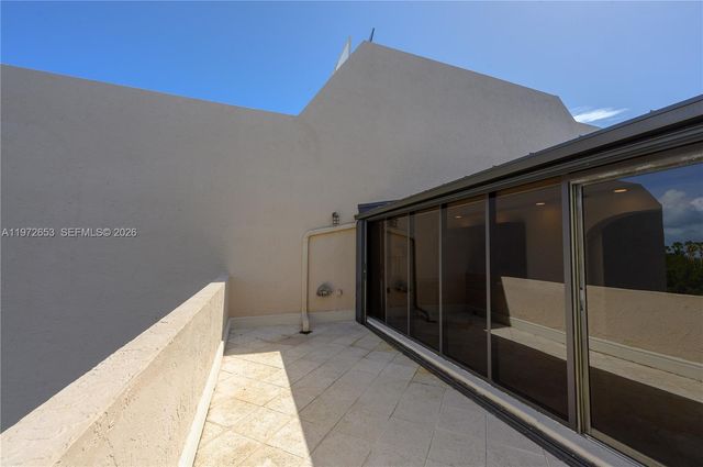 5990 Paradise Point Dr, Palmetto Bay, FL 33157