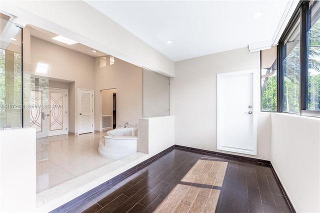 5990 Paradise Point Dr, Palmetto Bay, FL 33157