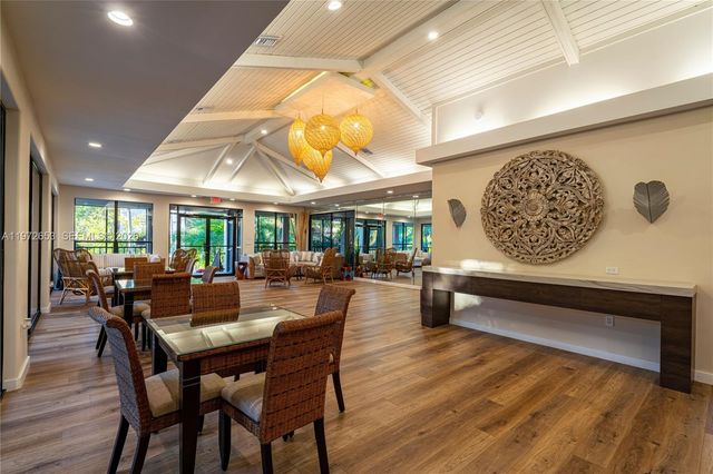 5990 Paradise Point Dr, Palmetto Bay, FL 33157