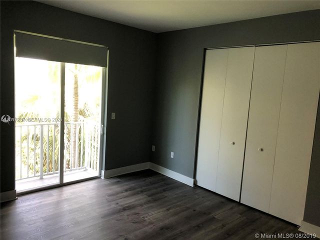 440 NE 35th Court 3, Oakland Park, FL 33334