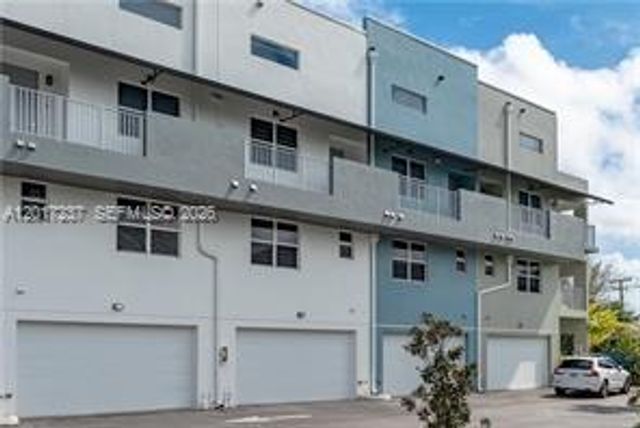 440 NE 35th Court 3, Oakland Park, FL 33334