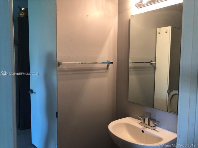 440 NE 35th Court 3, Oakland Park, FL 33334