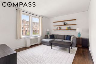 4310 48th Ave Apt 5R, New York City, NY 11377