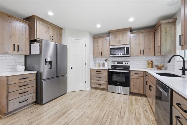 900 Crestwood Drive, Grain Valley, MO 64029