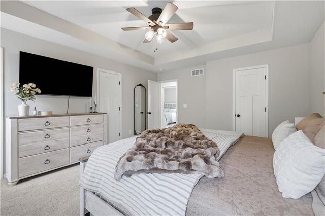 900 Crestwood Drive, Grain Valley, MO 64029
