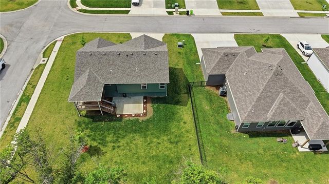900 Crestwood Drive, Grain Valley, MO 64029
