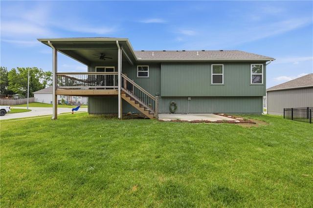 900 Crestwood Drive, Grain Valley, MO 64029