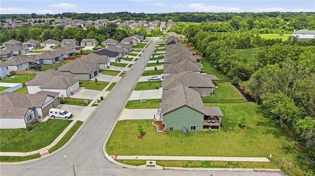 900 Crestwood Drive, Grain Valley, MO 64029