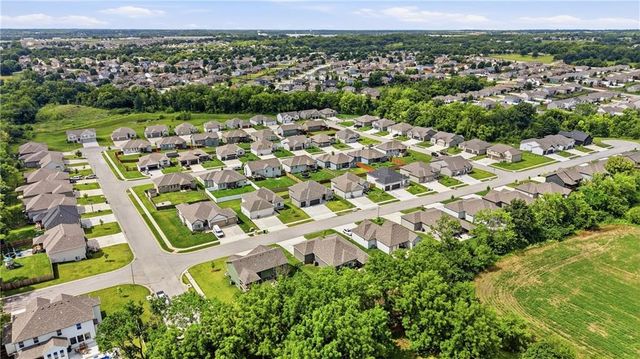 900 Crestwood Drive, Grain Valley, MO 64029