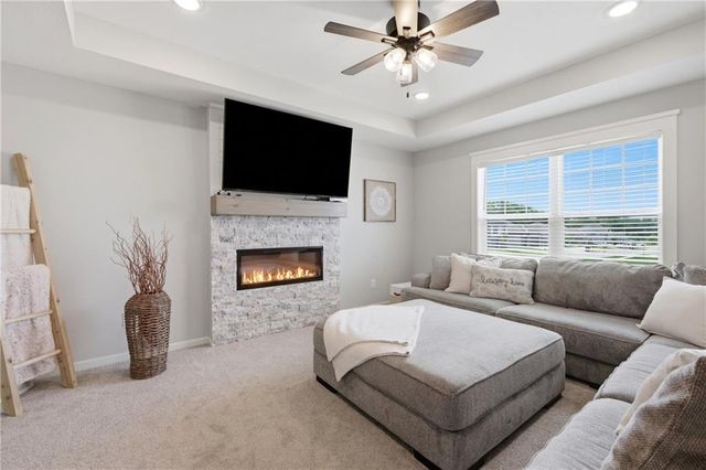 900 Crestwood Drive, Grain Valley, MO 64029
