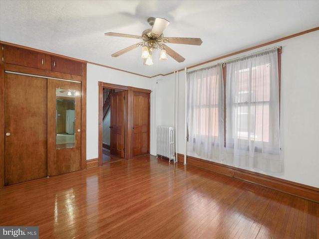 25 FAIRVIEW AVE, Waynesboro, PA 17268