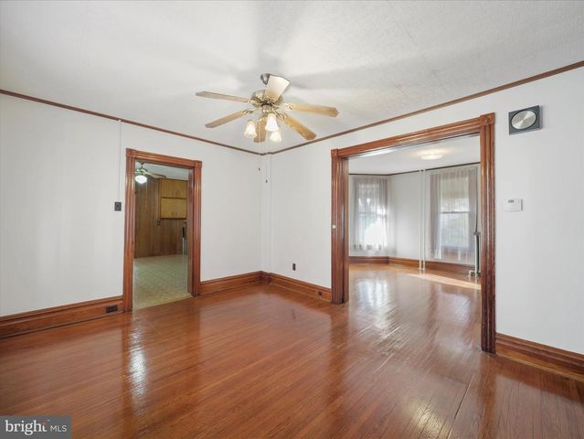 25 FAIRVIEW AVE, Waynesboro, PA 17268