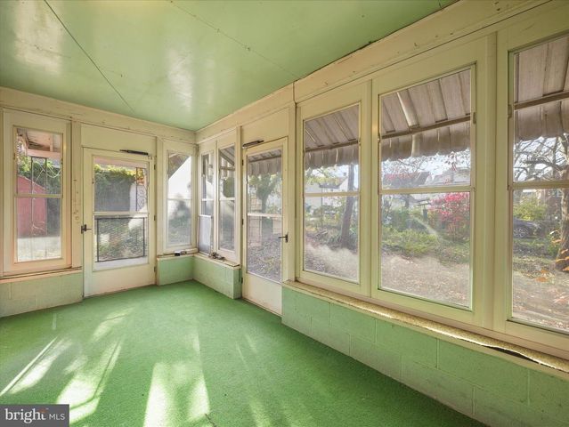 25 FAIRVIEW AVE, Waynesboro, PA 17268