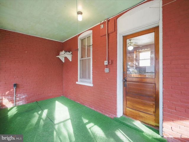 25 FAIRVIEW AVE, Waynesboro, PA 17268