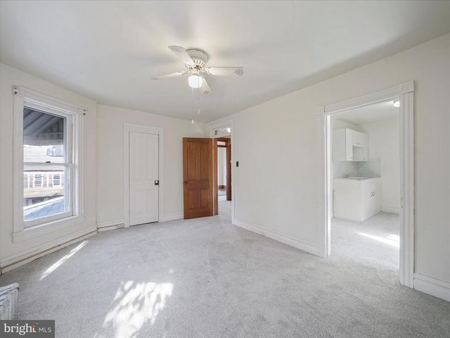 25 FAIRVIEW AVE, Waynesboro, PA 17268