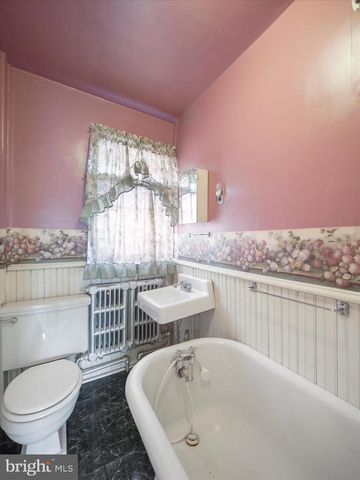 25 FAIRVIEW AVE, Waynesboro, PA 17268