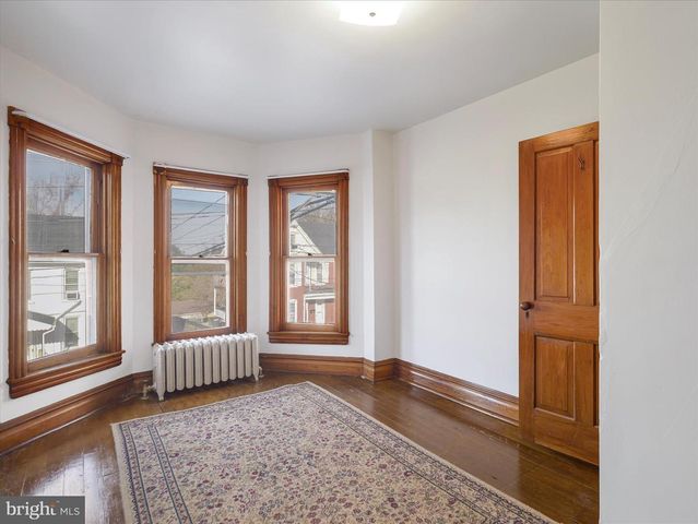 25 FAIRVIEW AVE, Waynesboro, PA 17268