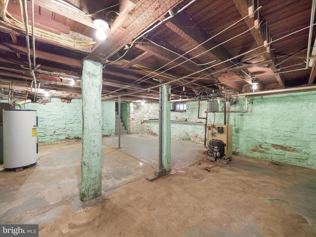 25 FAIRVIEW AVE, Waynesboro, PA 17268