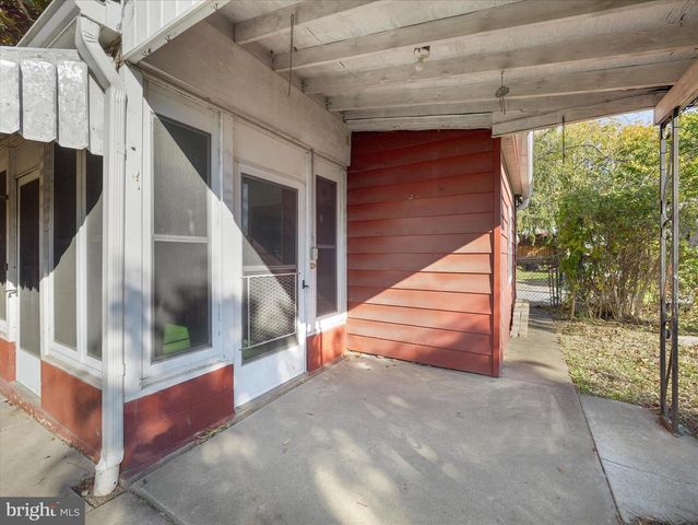 25 FAIRVIEW AVE, Waynesboro, PA 17268