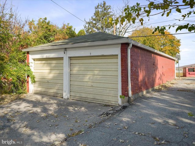 25 FAIRVIEW AVE, Waynesboro, PA 17268