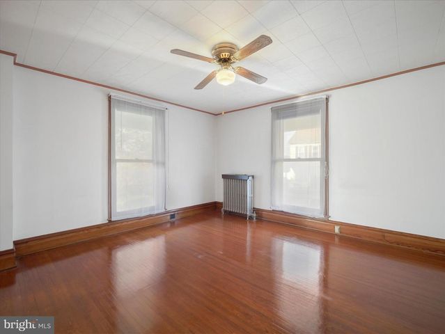 25 FAIRVIEW AVE, Waynesboro, PA 17268