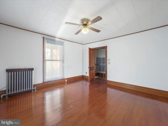 25 FAIRVIEW AVE, Waynesboro, PA 17268