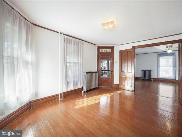 25 FAIRVIEW AVE, Waynesboro, PA 17268