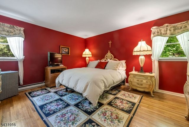 19 Rabbit Run Dr, West Milford Twp., NJ 07435