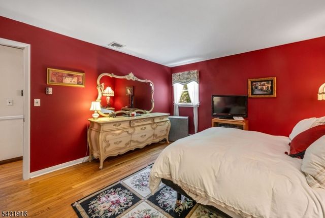 19 Rabbit Run Dr, West Milford Twp., NJ 07435