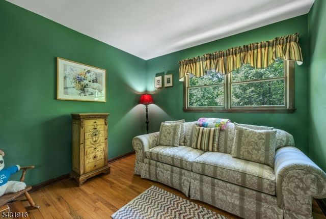 19 Rabbit Run Dr, West Milford Twp., NJ 07435