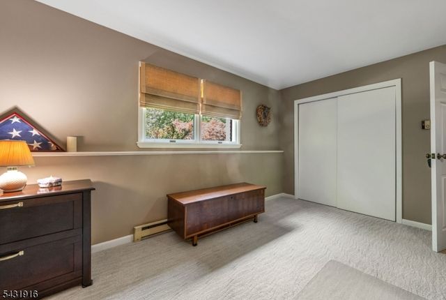 19 Rabbit Run Dr, West Milford Twp., NJ 07435