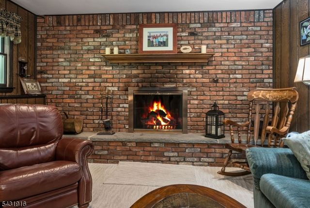 19 Rabbit Run Dr, West Milford Twp., NJ 07435