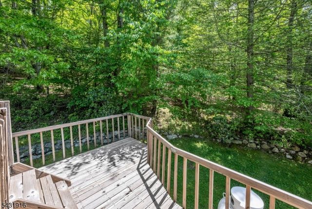 19 Rabbit Run Dr, West Milford Twp., NJ 07435