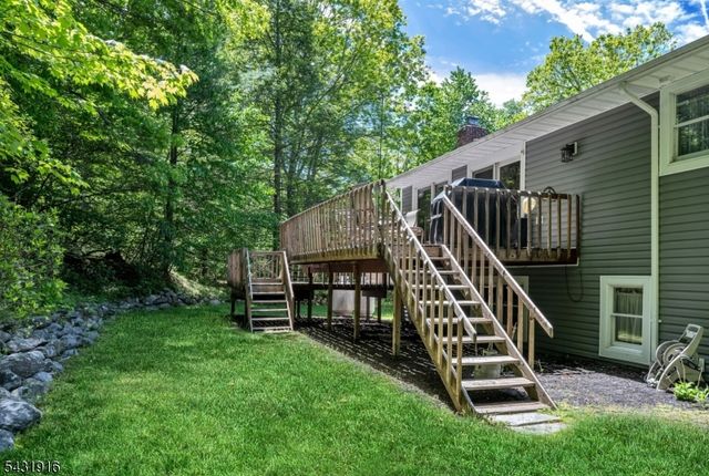 19 Rabbit Run Dr, West Milford Twp., NJ 07435
