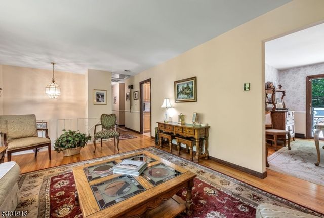 19 Rabbit Run Dr, West Milford Twp., NJ 07435