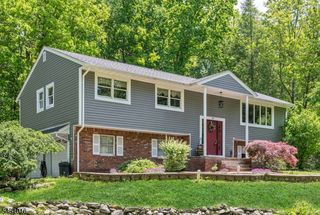 19 Rabbit Run Dr, West Milford Twp., NJ 07435