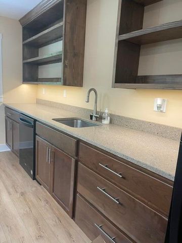 655 N RTE O, Rocheport, MO 65279