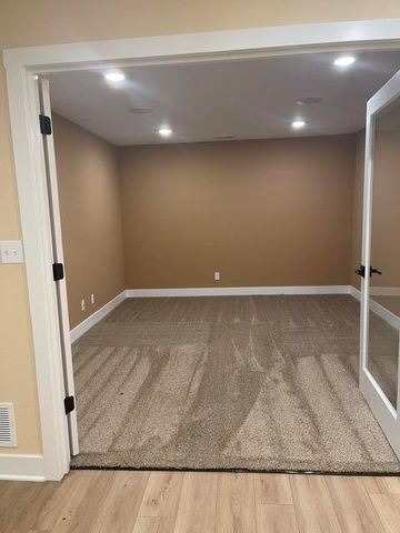 655 N RTE O, Rocheport, MO 65279