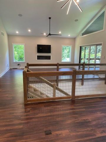 655 N RTE O, Rocheport, MO 65279