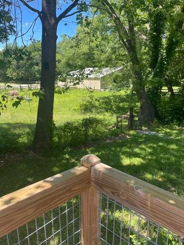 655 N RTE O, Rocheport, MO 65279