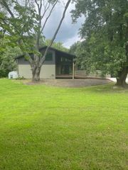 655 N RTE O, Rocheport, MO 65279