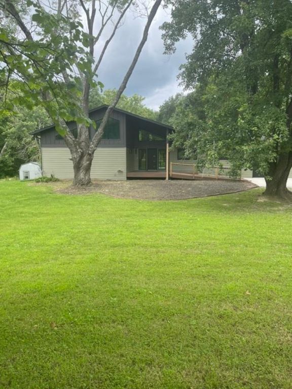 655 N RTE O, Rocheport, MO 65279
