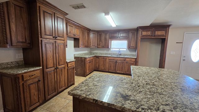 1933 N Cynthia Dr, Odessa, TX 79763