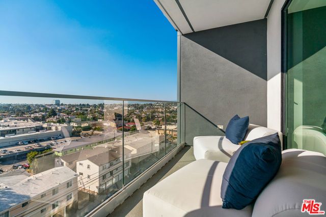 3688 Overland Avenue 724, Los Angeles, CA 90034