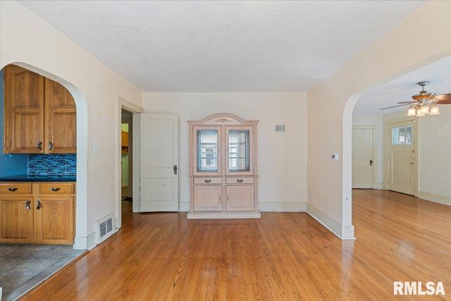 2416 30TH Street, Rock Island, IL 61201