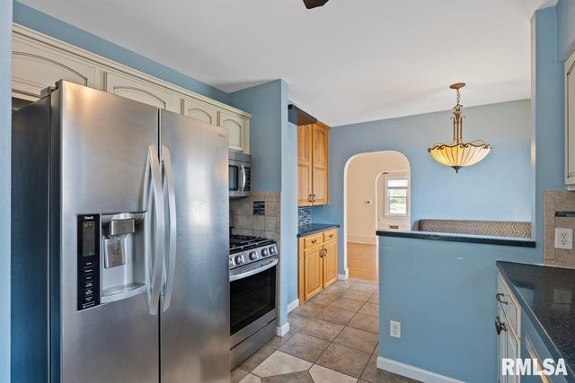 2416 30TH Street, Rock Island, IL 61201