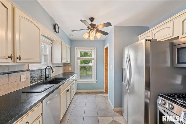 2416 30TH Street, Rock Island, IL 61201