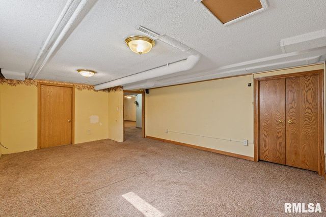 2416 30TH Street, Rock Island, IL 61201